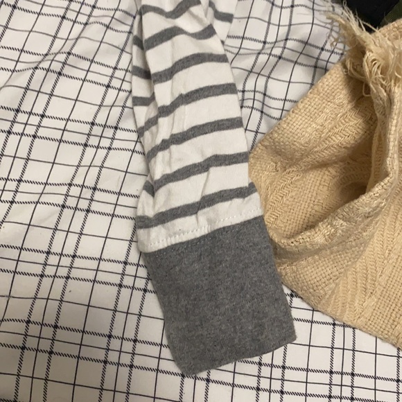 abercrombie and fitch x large black and white striped long sleeve sweater - Picture 6 of 6